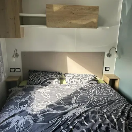Confortable A Avec Piscine, 40 M² Vakantiehuis